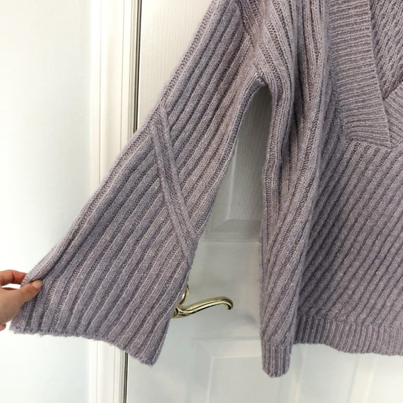 NWOT Nordstrom Deep V Bell Sleeve Sweater - Picture 6 of 8